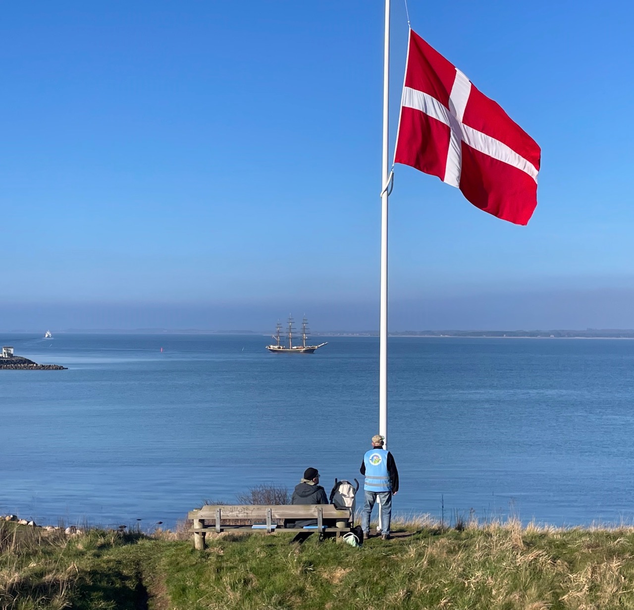 Der hilses med flaget Der hilses med flaget